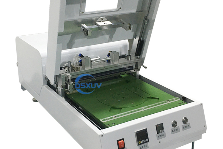 Machine de montage de puce de plaquette de semi-conducteur à bande UV