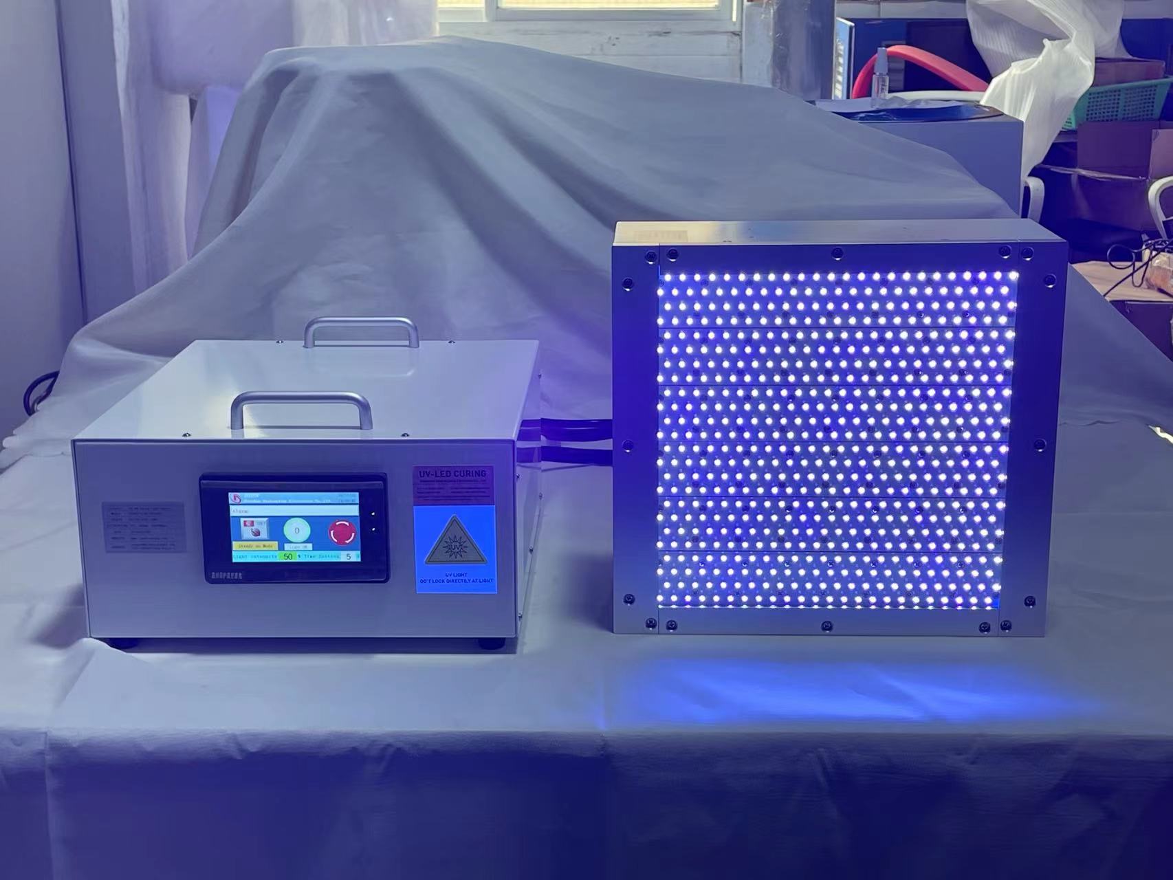 Étude de la source lumineuse LED UV